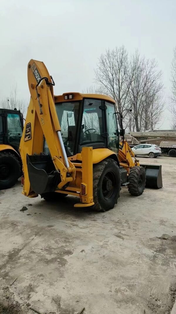 微信图片_20240607142246 used JCB 3CX Busy at both ends