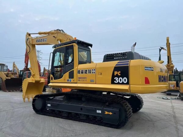 Used Komatsu PC300 Excavator